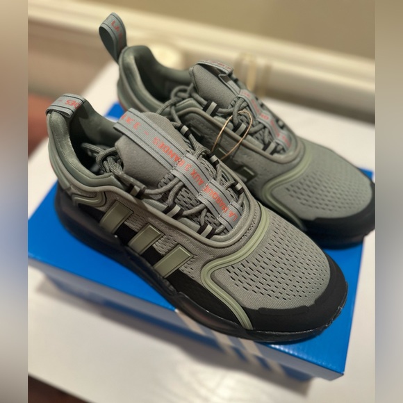 Adidas NMD_V3 'Silver Green Carbon' size 9 NWT! - Picture 5 of 5